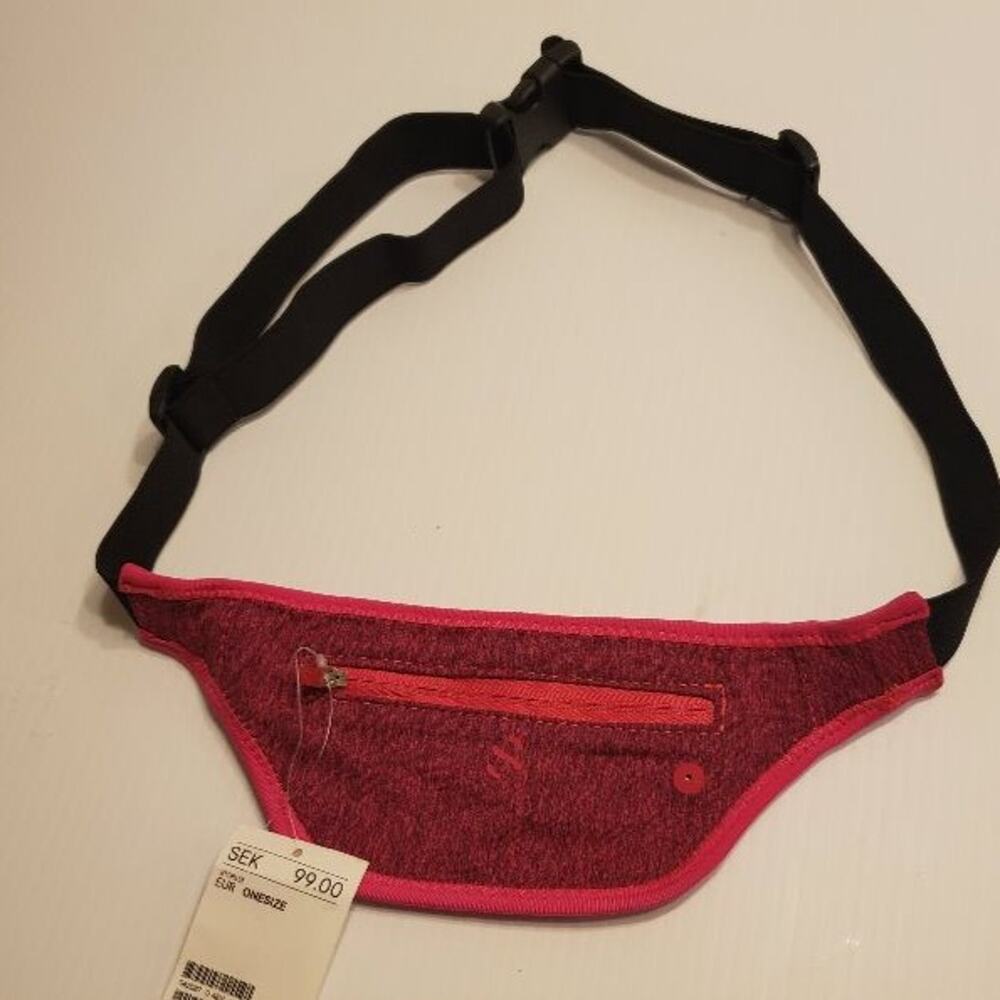 H&M sport waist belt bag fanny pack New with tag